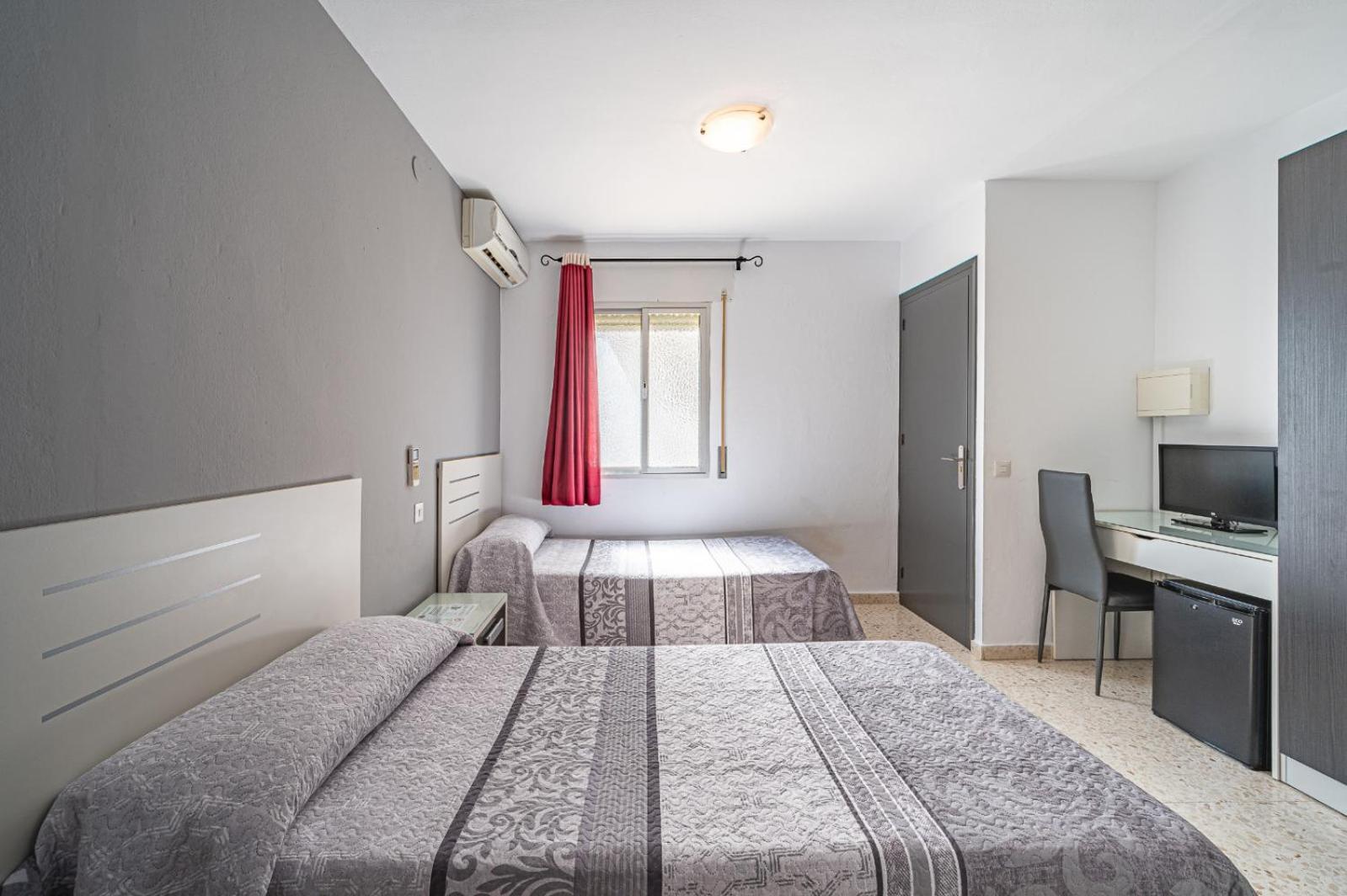 Hostal Ocana Manilva Eksteriør billede