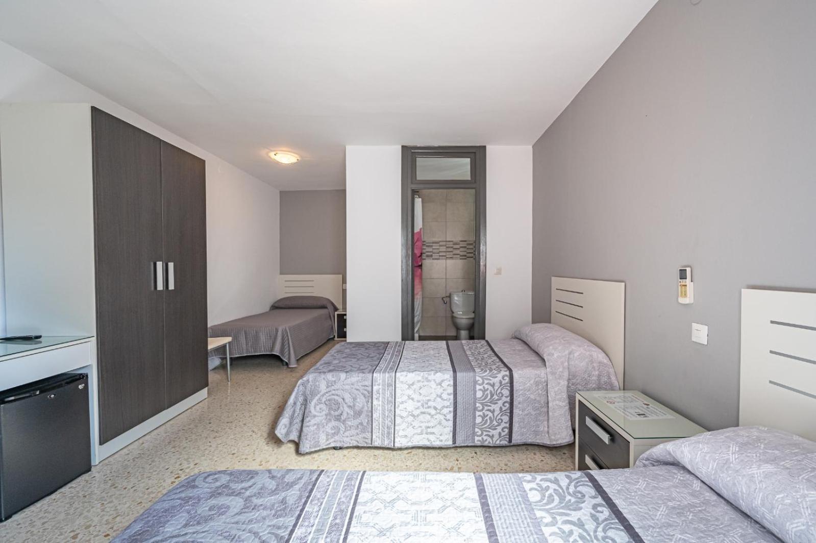 Hostal Ocana Manilva Eksteriør billede